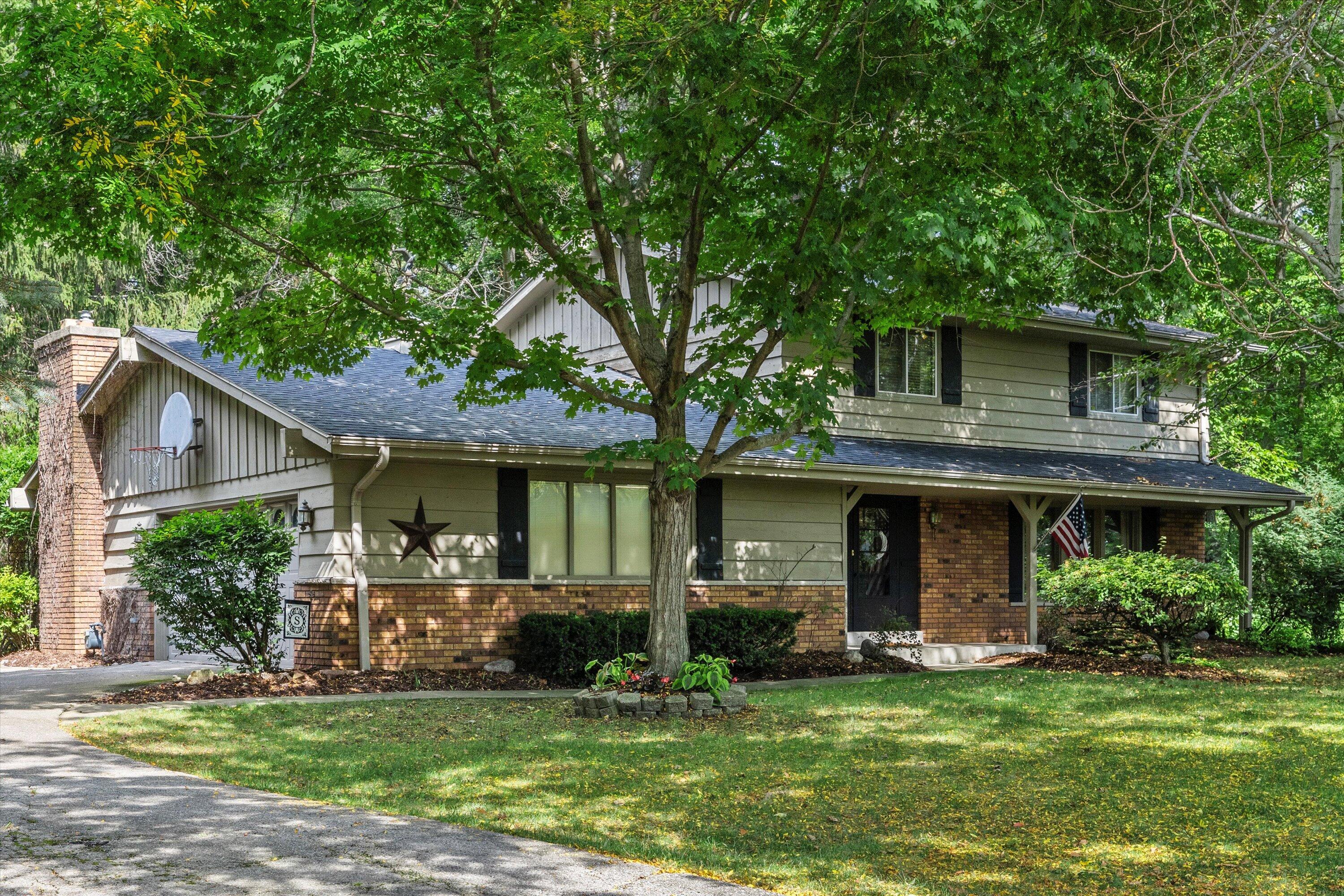 Welcome Home to This Charming Colonial!