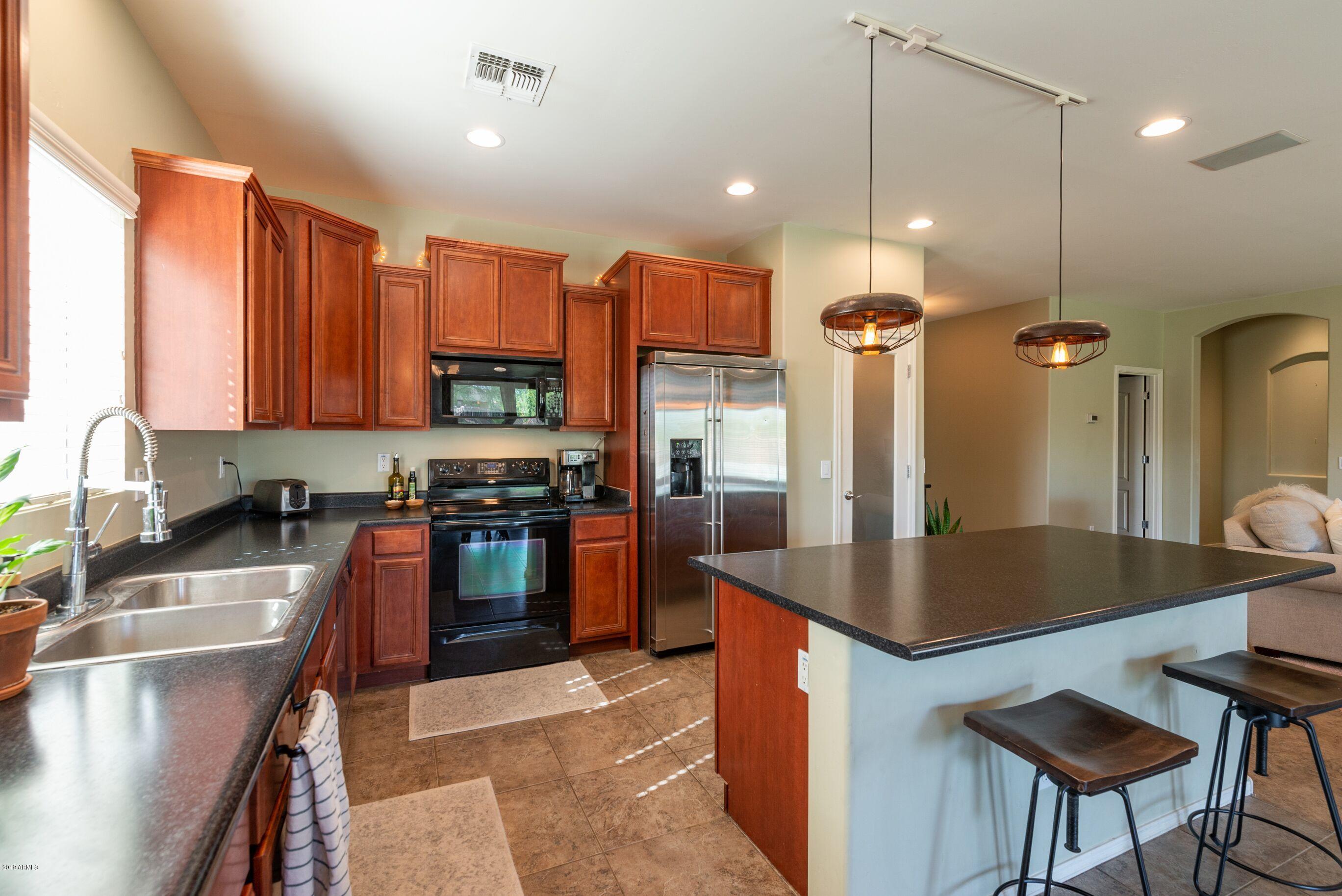 7045 West Beverly Road Laveen, AZ 85339 - Photo 8 of 37 Kitchen