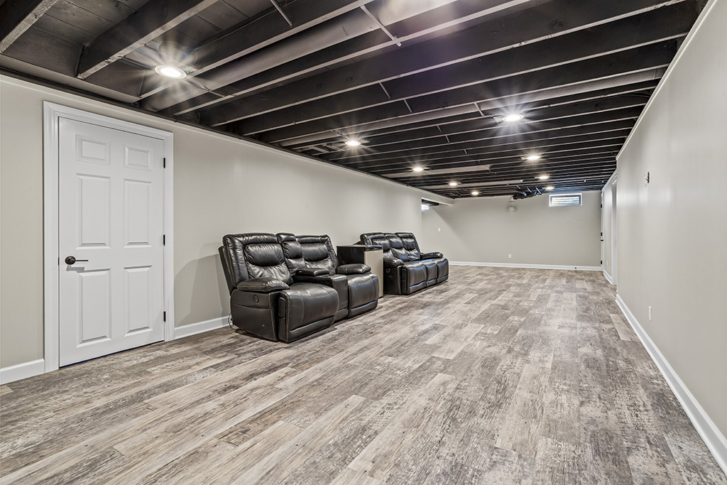 17528 Woodbrook Lane Lockport, IL 60441 - Photo 13 of 17 a living room with furniture
