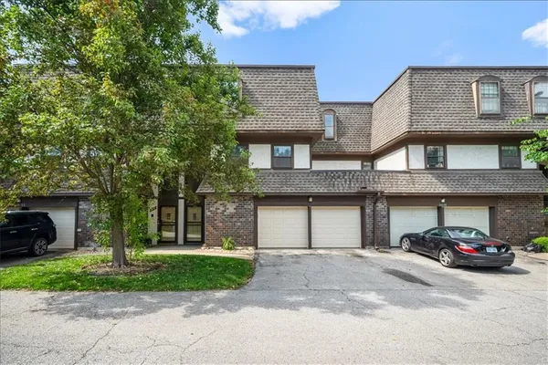 $240,000 | 10130 Locust Street, Kansas City, MO 64131