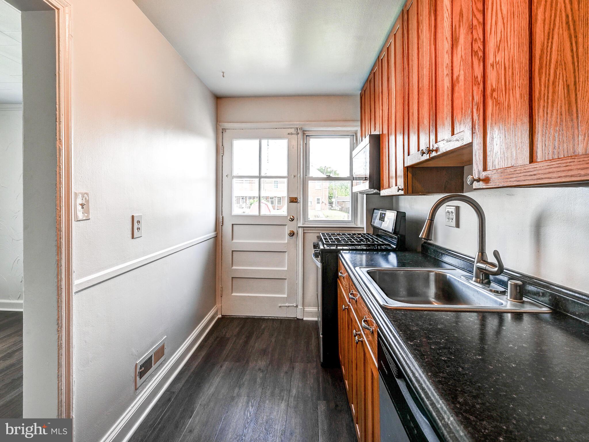 7454 Lawrence Road Dundalk, MD 21222 - Photo 11 of 23 Gallery Image 11