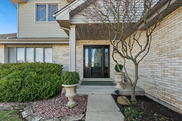 $699,900 | 17915 Crooked Creek Court, Orland Park, IL 60467