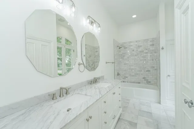 $1,150,000 | 910 Folwell Drive Southwest, Rochester, MN 55902