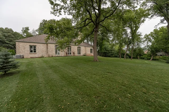 $1,150,000 | 910 Folwell Drive Southwest, Rochester, MN 55902