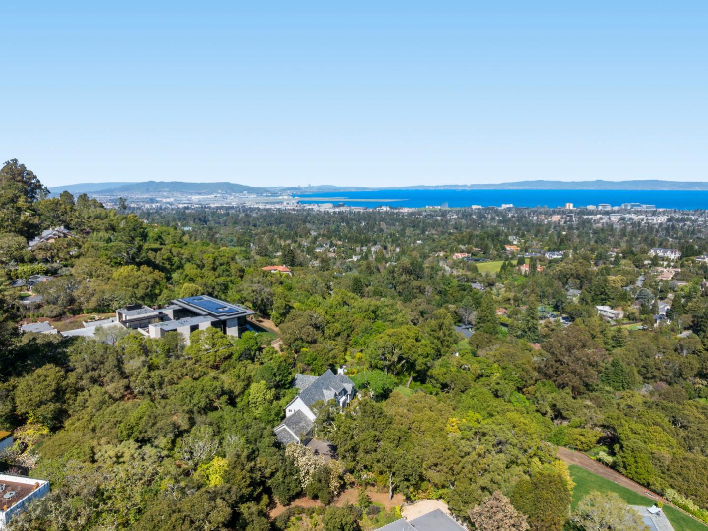 260 Robin Road Hillsborough, CA 94010 - Photo 93 of 96 Gallery Image 93