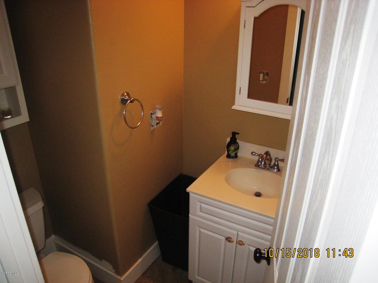 1168 Shady Lane Fillmore, CA 93015 - Photo 19 of 29 upstairs bath