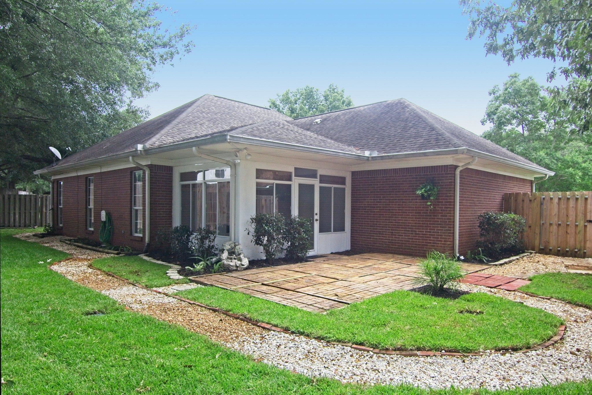 119 Spring Park Drive Fairhope, AL 36532 - Photo 2 of 31