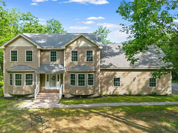 $645,000 | 25 Lake Grove Lane, Auburn, ME 04210