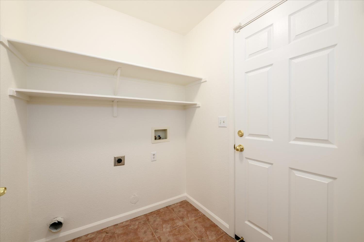 3167 San Nicolas Road West Sacramento, CA 95691 - Photo 12 of 37 Laundry room