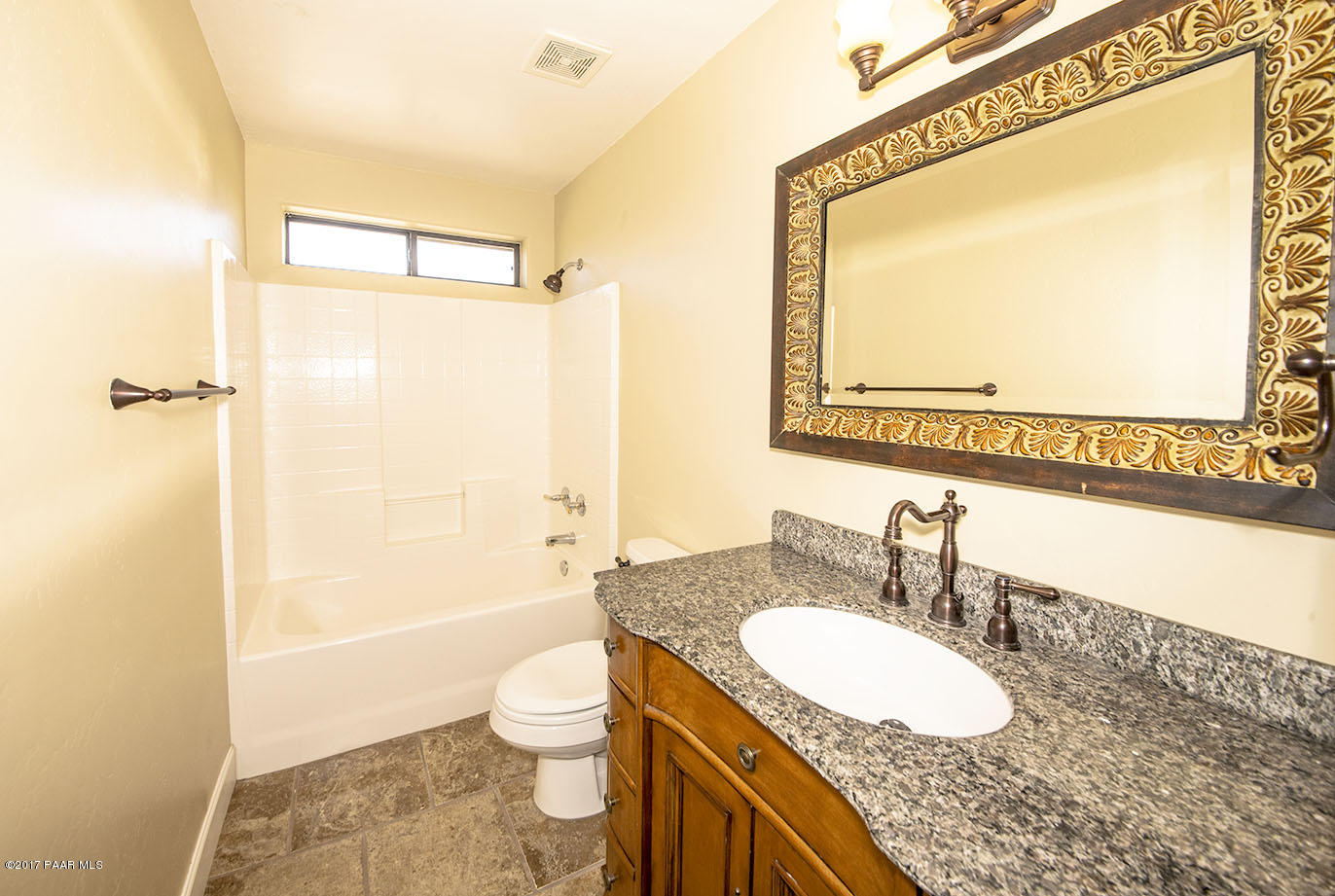 2075 West Meadowlark Road Chino Valley, AZ 86323 - Photo 9 of 25 GUEST BATH