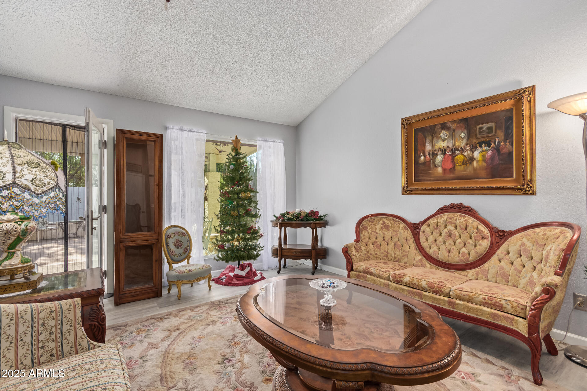 9033 West Hatcher Road Peoria, AZ 85345 - Photo 7 of 30 09 - Hatcher