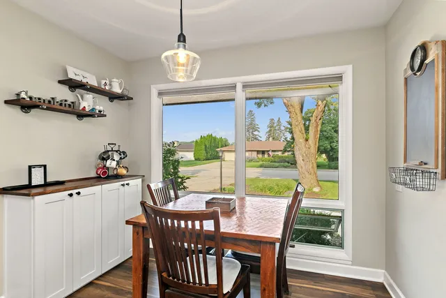 $414,900 | 587 North Clifton Avenue, Elgin, IL 60123