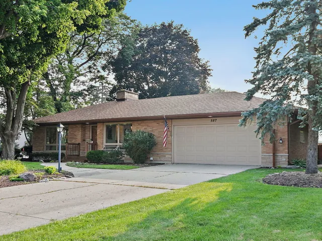 $414,900 | 587 North Clifton Avenue, Elgin, IL 60123