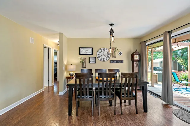 $414,900 | 587 North Clifton Avenue, Elgin, IL 60123