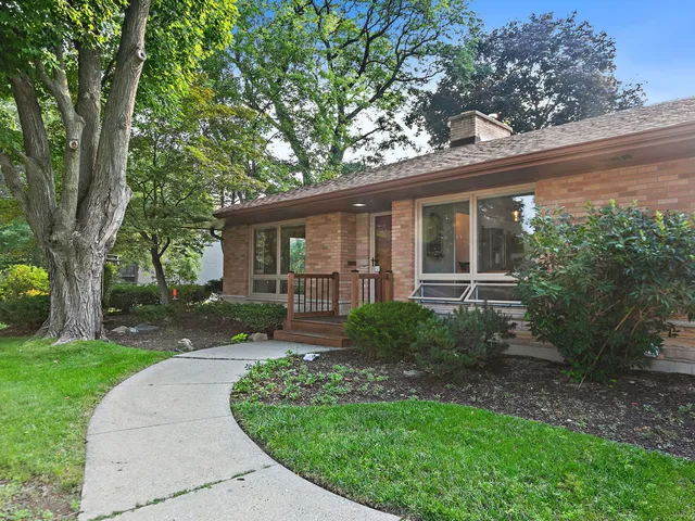 $414,900 | 587 North Clifton Avenue, Elgin, IL 60123