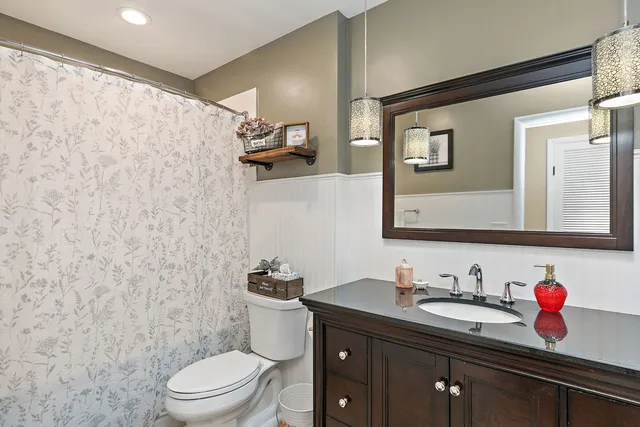 $414,900 | 587 North Clifton Avenue, Elgin, IL 60123