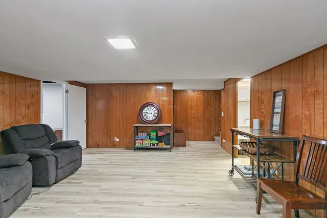 $414,900 | 587 North Clifton Avenue, Elgin, IL 60123