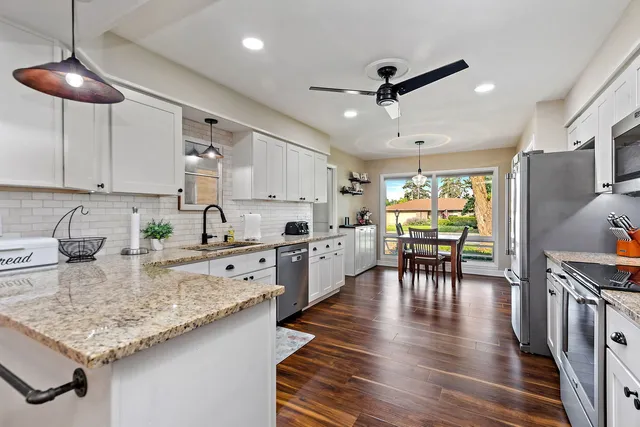 $414,900 | 587 North Clifton Avenue, Elgin, IL 60123