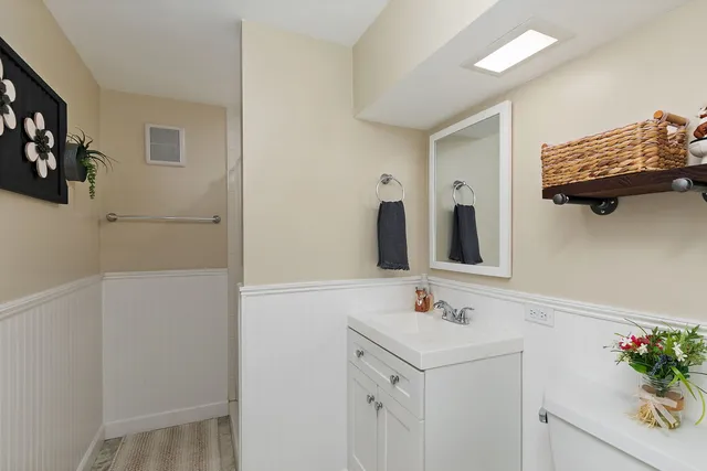 $414,900 | 587 North Clifton Avenue, Elgin, IL 60123