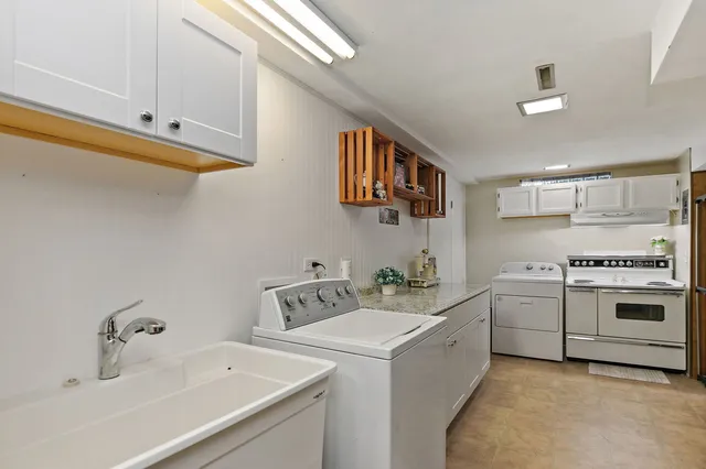 $414,900 | 587 North Clifton Avenue, Elgin, IL 60123