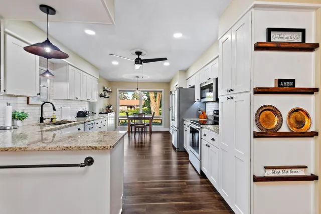 $414,900 | 587 North Clifton Avenue, Elgin, IL 60123