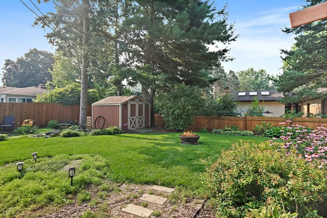 $414,900 | 587 North Clifton Avenue, Elgin, IL 60123