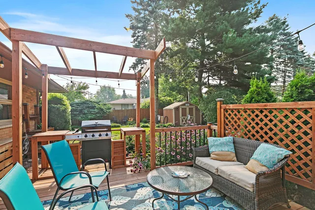 $414,900 | 587 North Clifton Avenue, Elgin, IL 60123