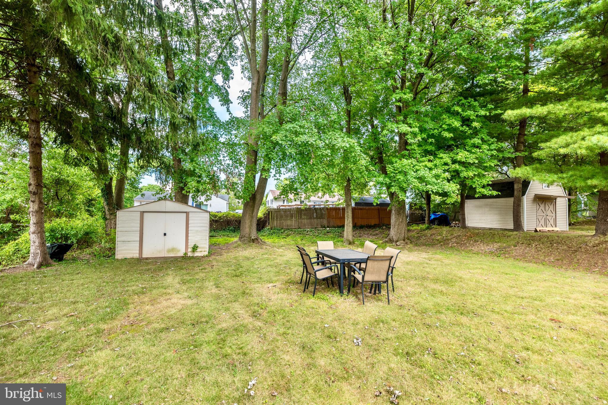 429 Robin Road Hatboro, PA 19040 - Photo 33 of 34 Rear yard