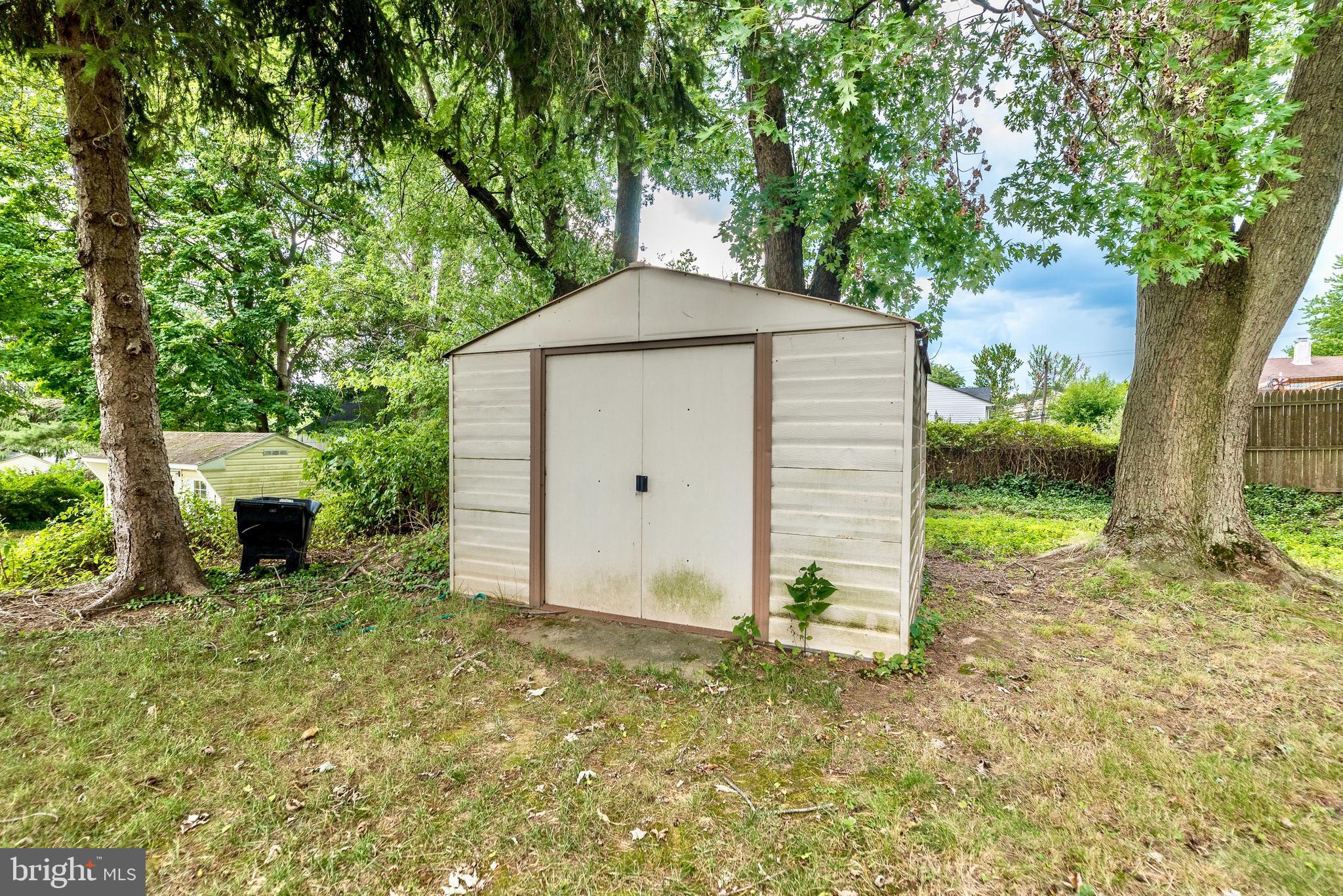 429 Robin Road Hatboro, PA 19040 - Photo 34 of 34 Shed in rear yard