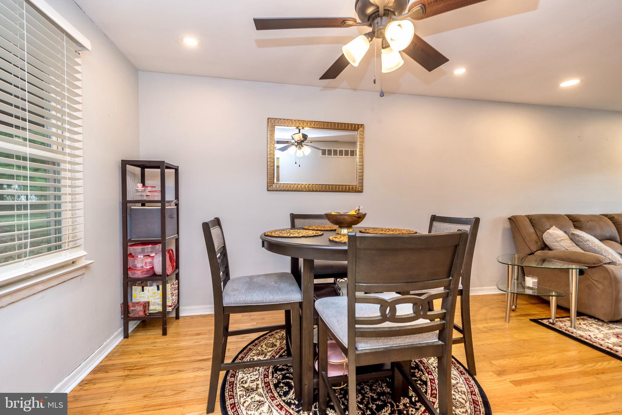 429 Robin Road Hatboro, PA 19040 - Photo 10 of 34 Dining room
