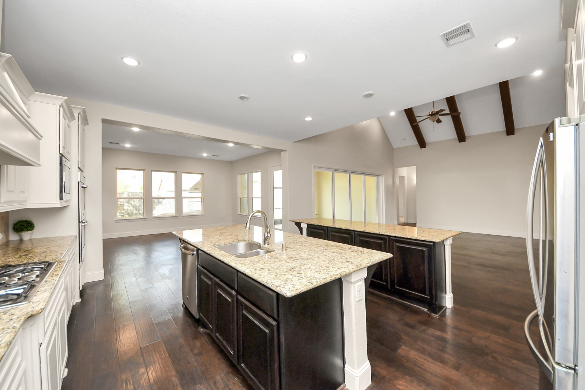 9814 Carver Drive Rosharon, TX 77583 - Photo 9 of 34