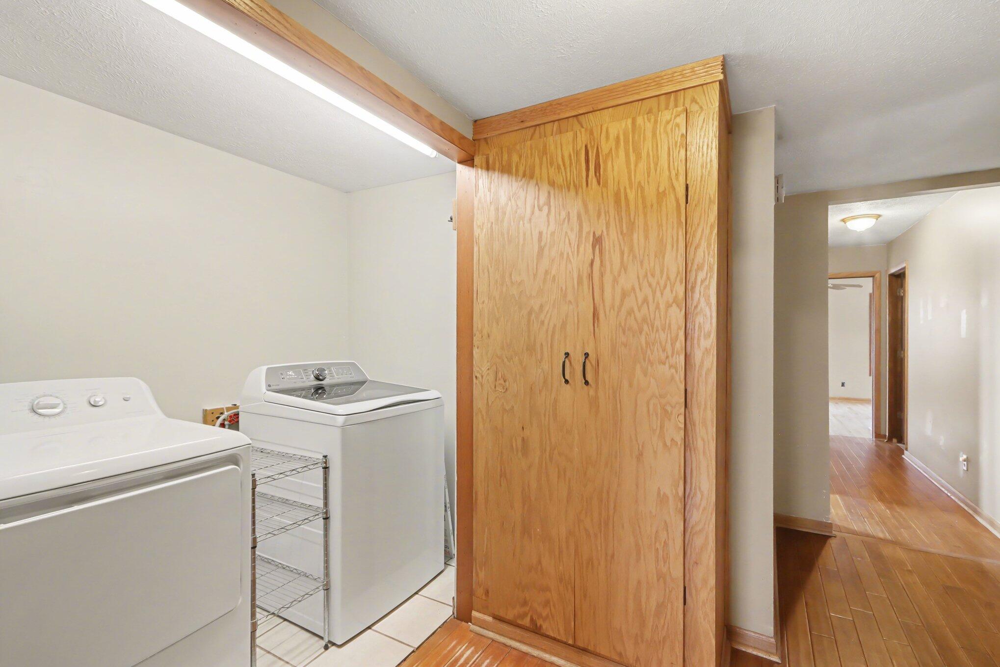 12015 Oakridge Road Plainwell, MI 49080 - Photo 17 of 37 019_file_1136