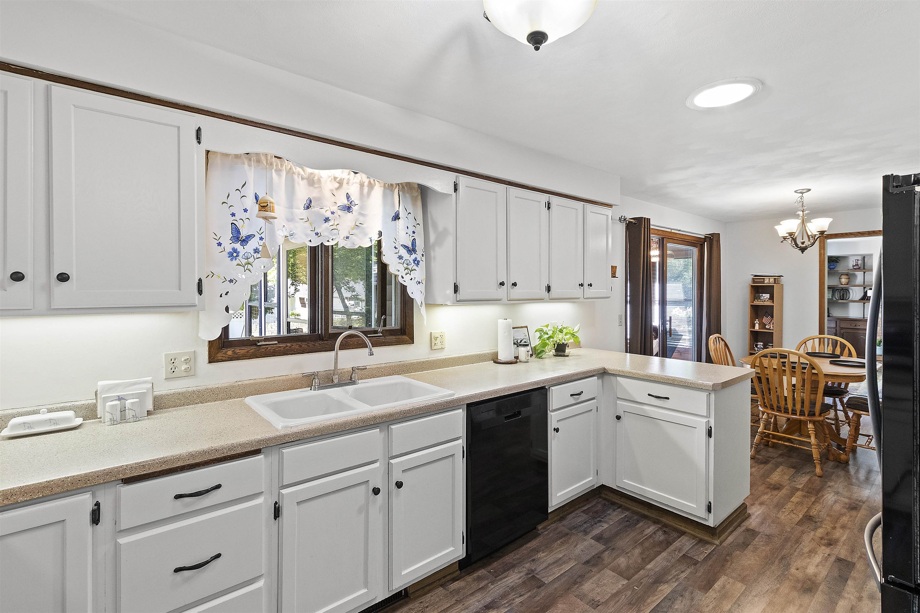 933 East Capitol Drive Appleton, WI 54911 - Photo 16 of 46