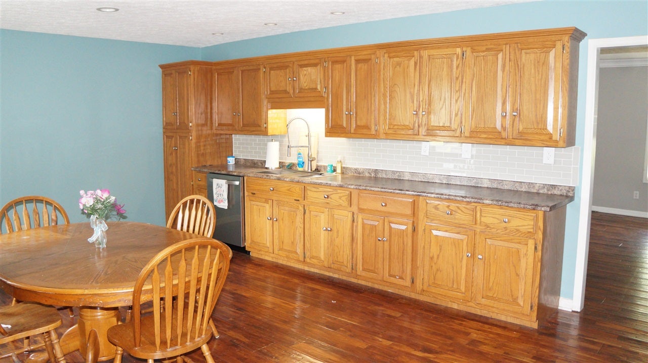 376 Beaver Creek Boat Ramp Road Glasgow, KY 42141 - Photo 7 of 35 Gallery Image 7