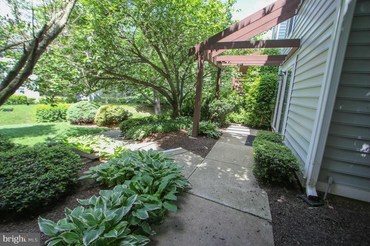 9999 Oakton Terrace Road, Unit 9999 Oakton, VA 22124 - Photo 27 of 30 Exterior (General)