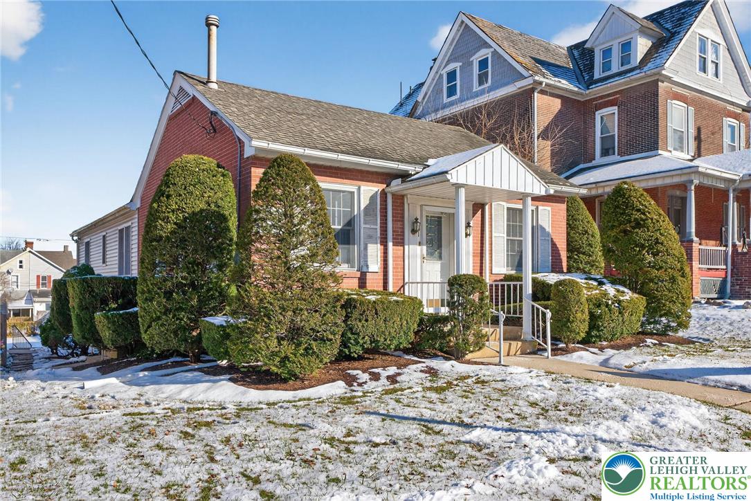 41 North 3rd Street Coplay, PA 18037 - Photo 3 of 36