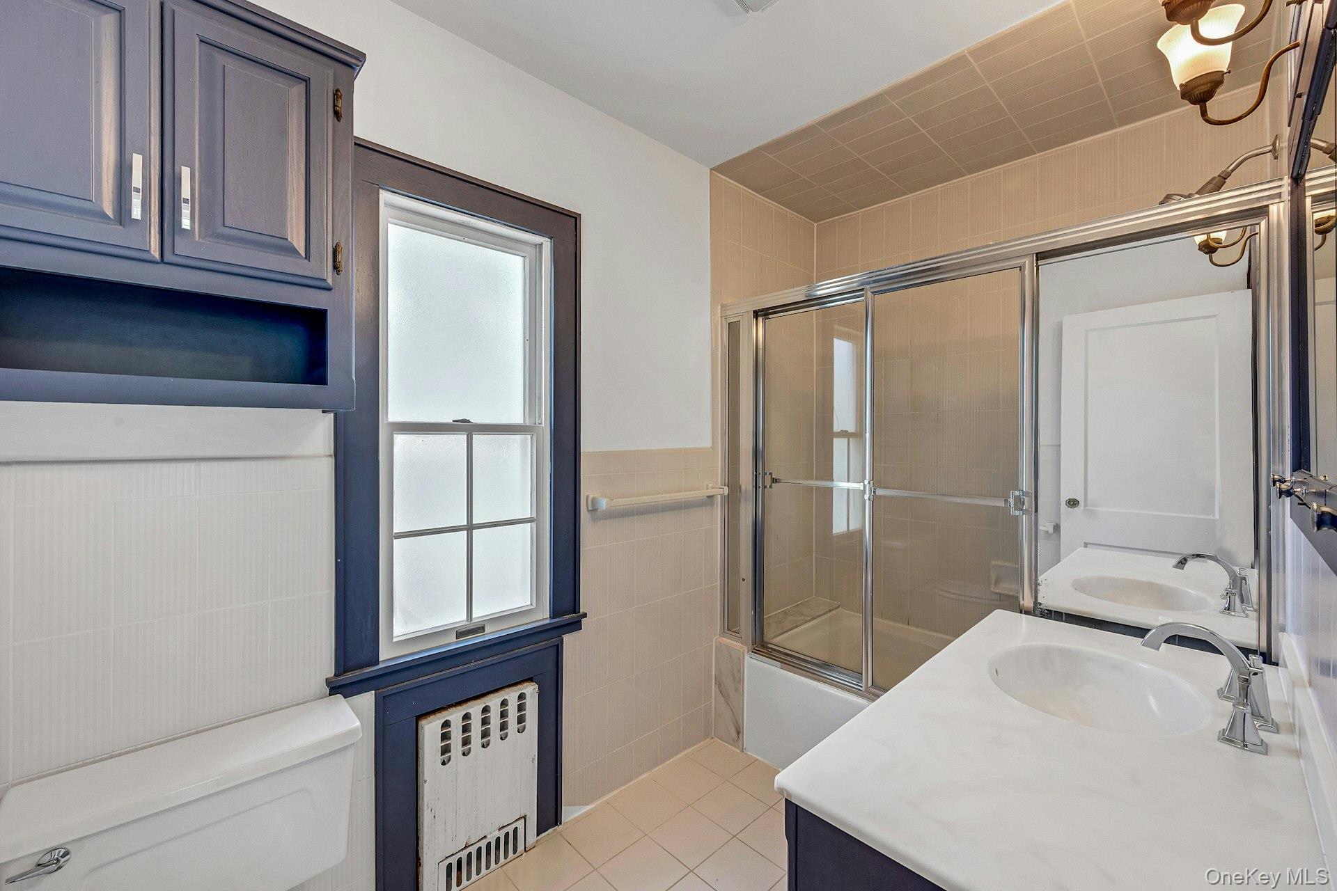 10 Carman Road Scarsdale, NY 10583 - Photo 20 of 32 2nd Floor Bathroom