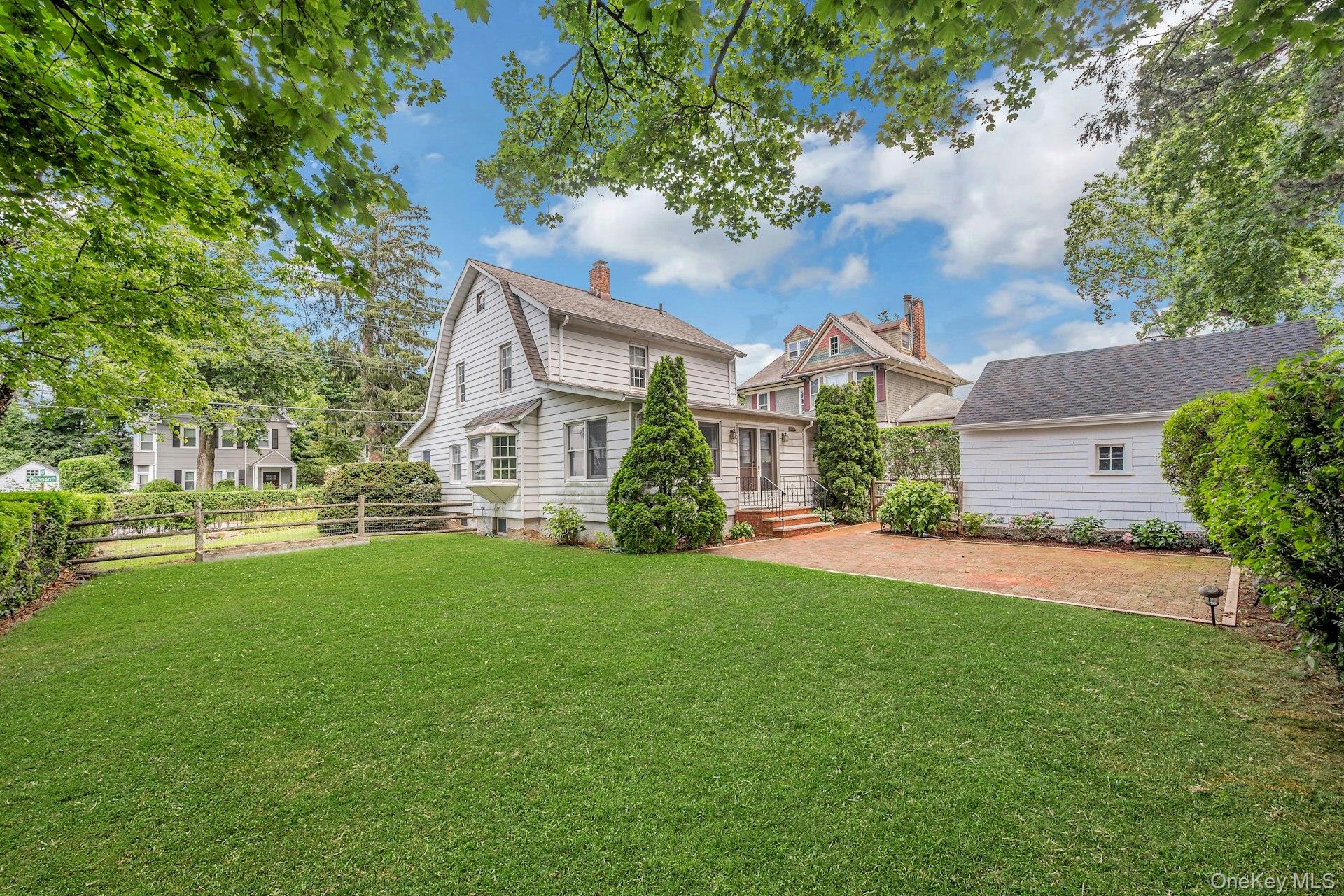 10 Carman Road Scarsdale, NY 10583 - Photo 21 of 32 View of yard