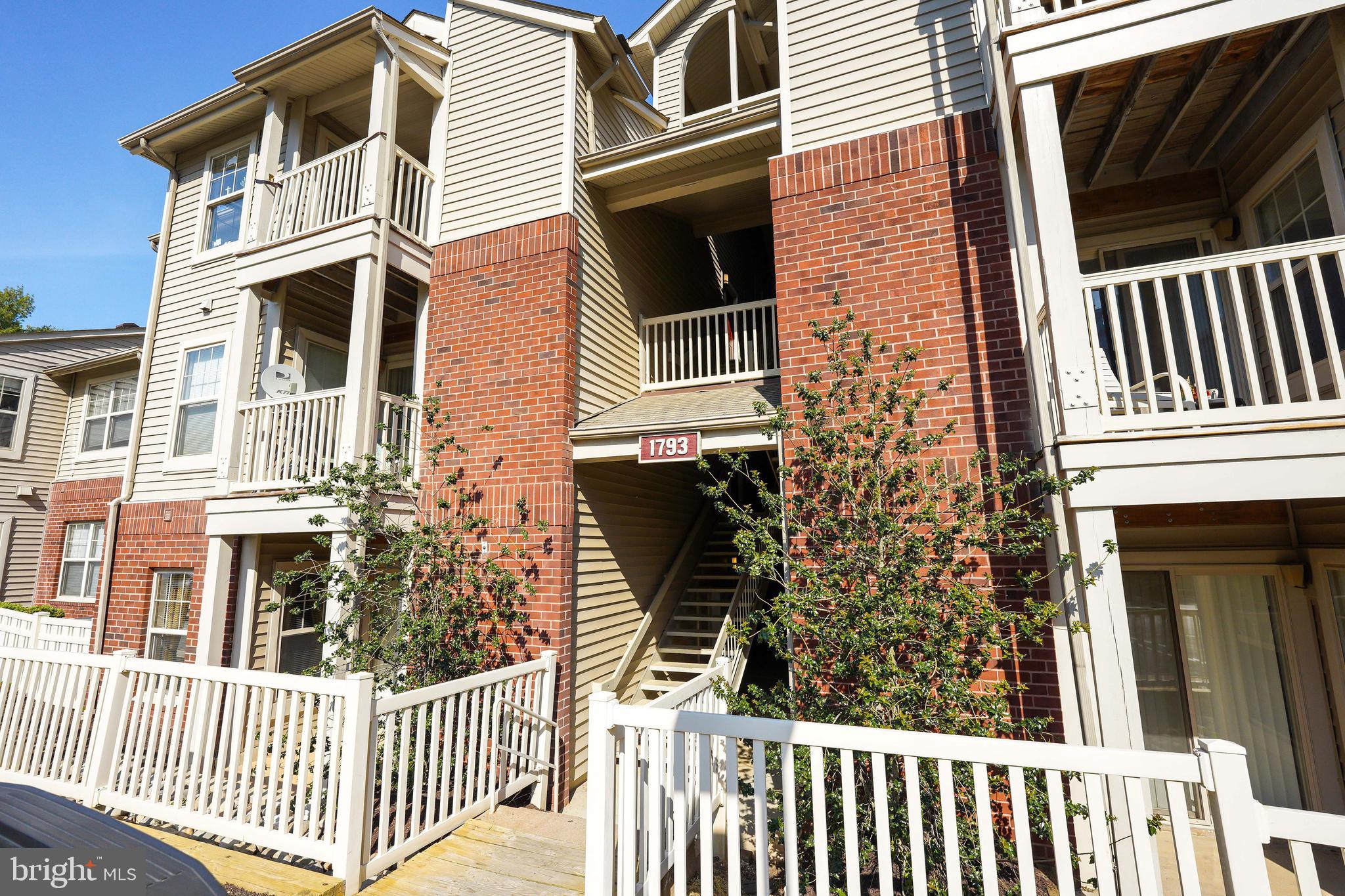 1793 Jonathan Way, Unit C Reston, VA 20190 - Photo 2 of 33 Gallery Image 2