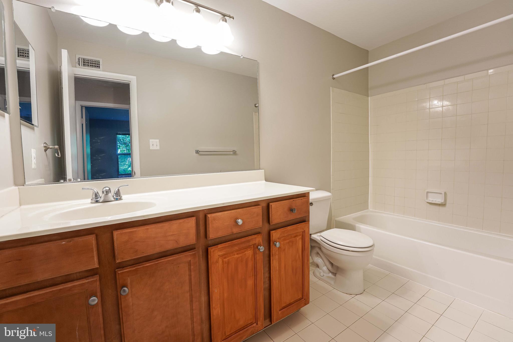 1793 Jonathan Way, Unit C Reston, VA 20190 - Photo 19 of 33 Hall Bath