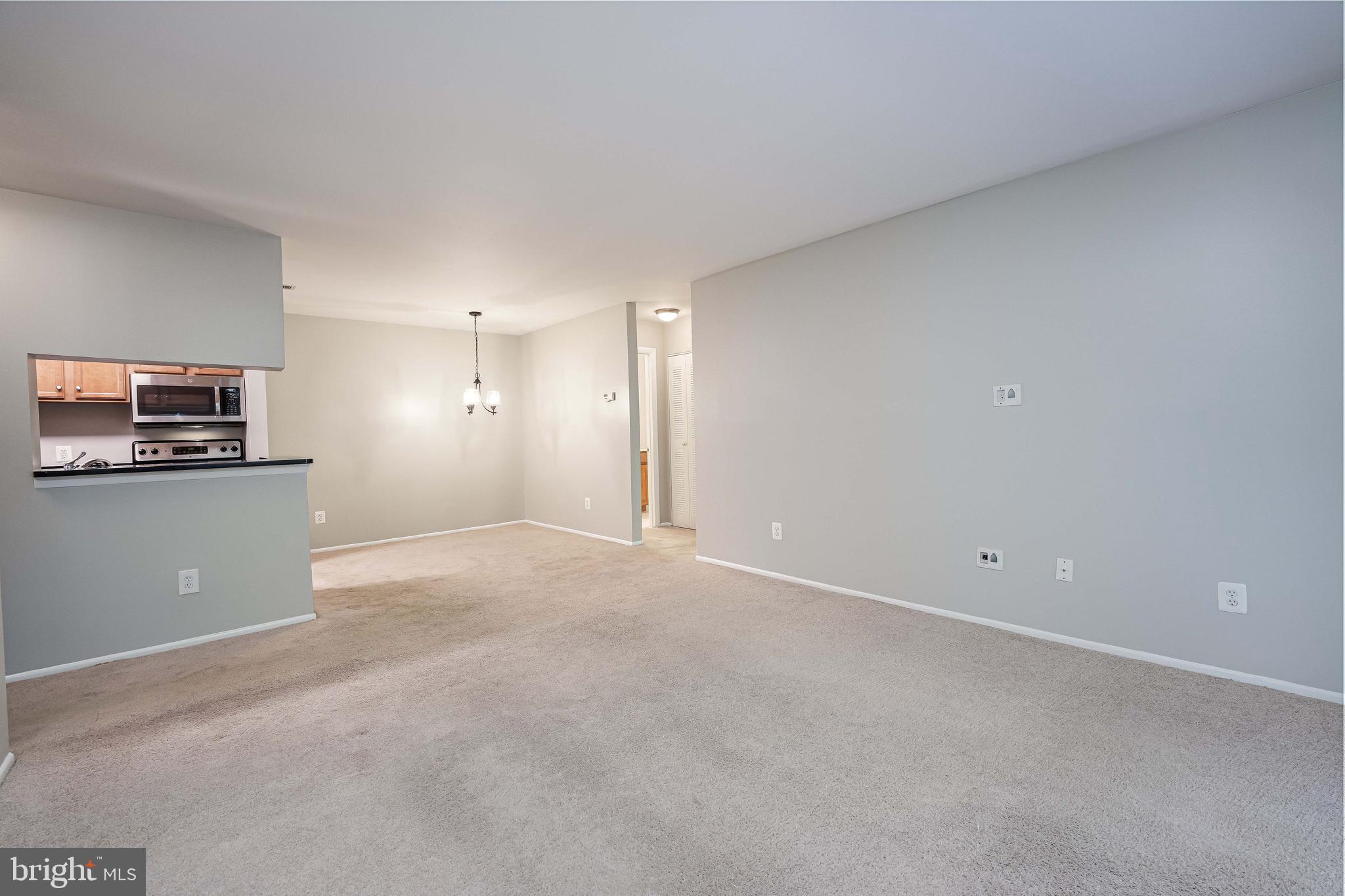 1793 Jonathan Way, Unit C Reston, VA 20190 - Photo 4 of 33 Living room