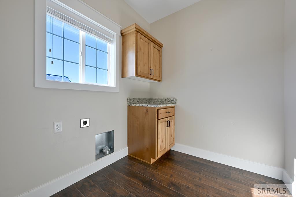 4922 Torcello Drive Ammon, ID 83401 - Photo 30 of 50 Laundry Room