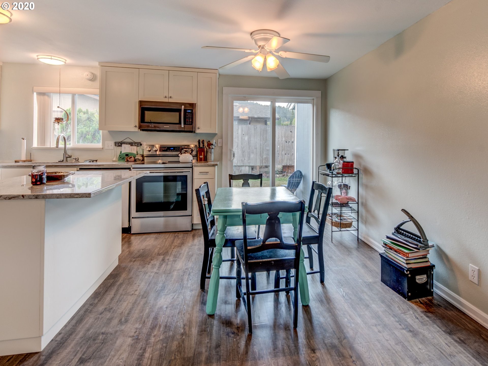 241 71st Place Springfield, OR 97478 - Photo 12 of 30