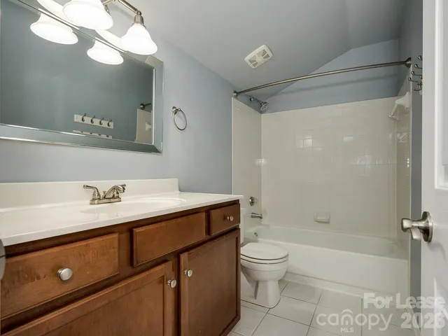 $2,000 | 424 Mather Green Avenue, Unit L, Charlotte, NC 28203