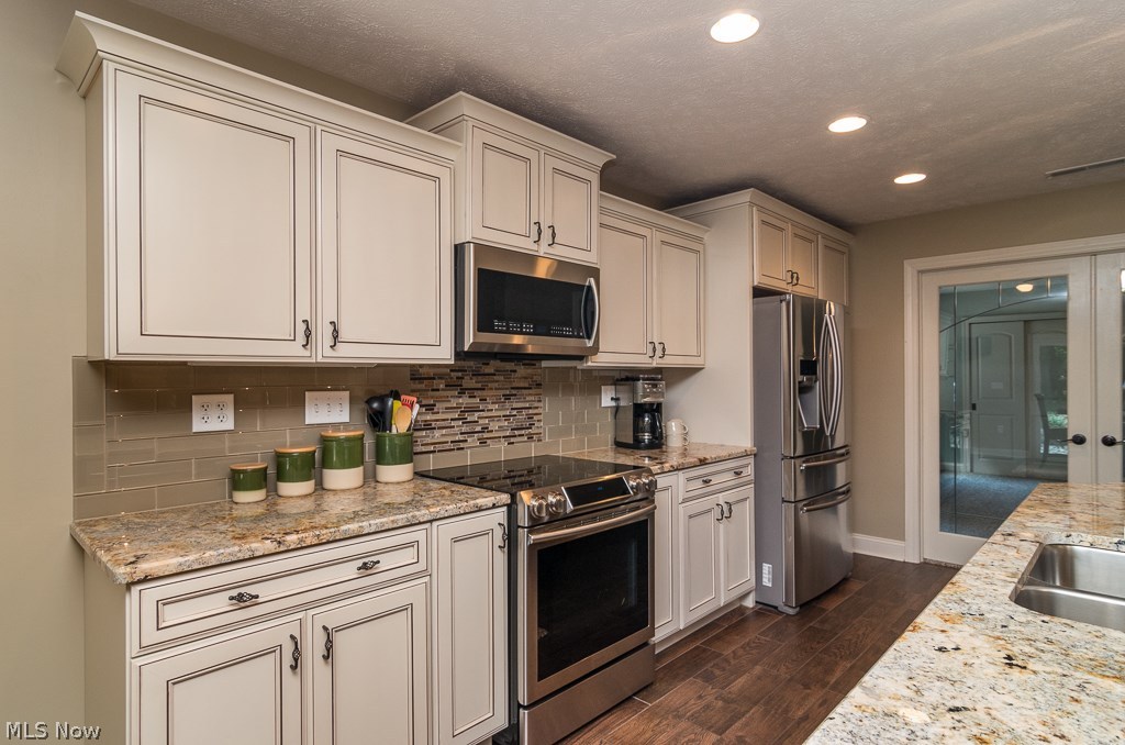12209 Windcliff Road Strongsville, OH 44136 - Photo 7 of 25 Gallery Image 7
