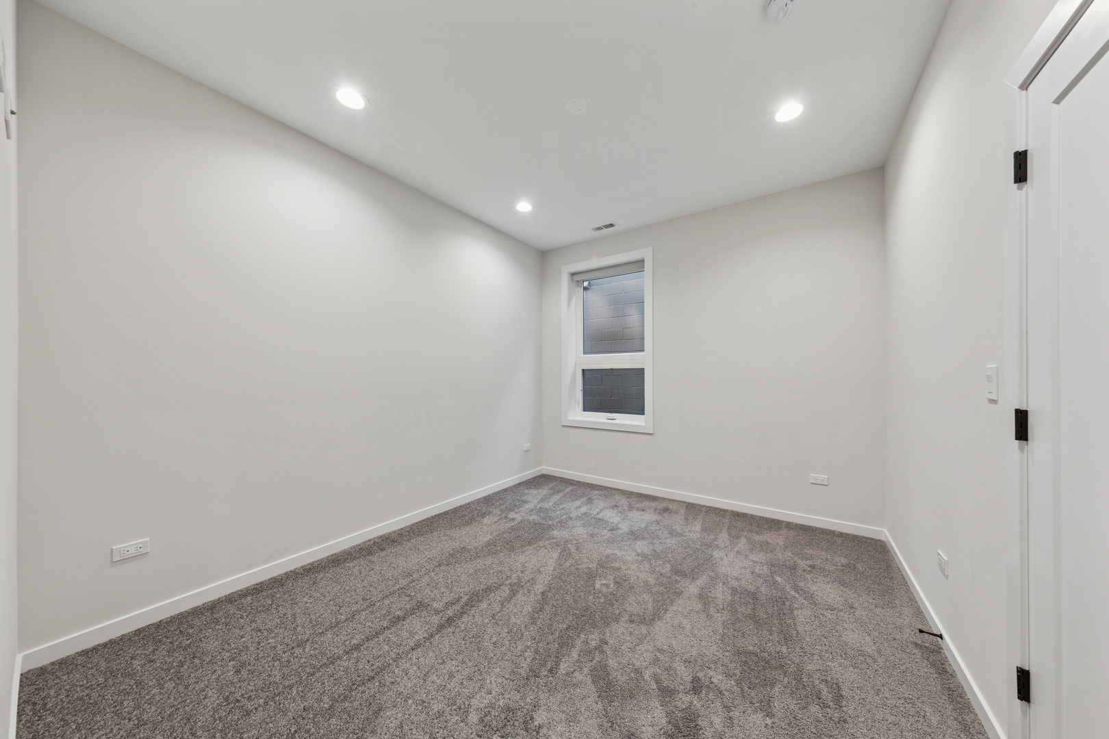 4904 South St Lawrence Avenue, Unit 2 Chicago, IL 60615 - Photo 12 of 19 a view of empty room