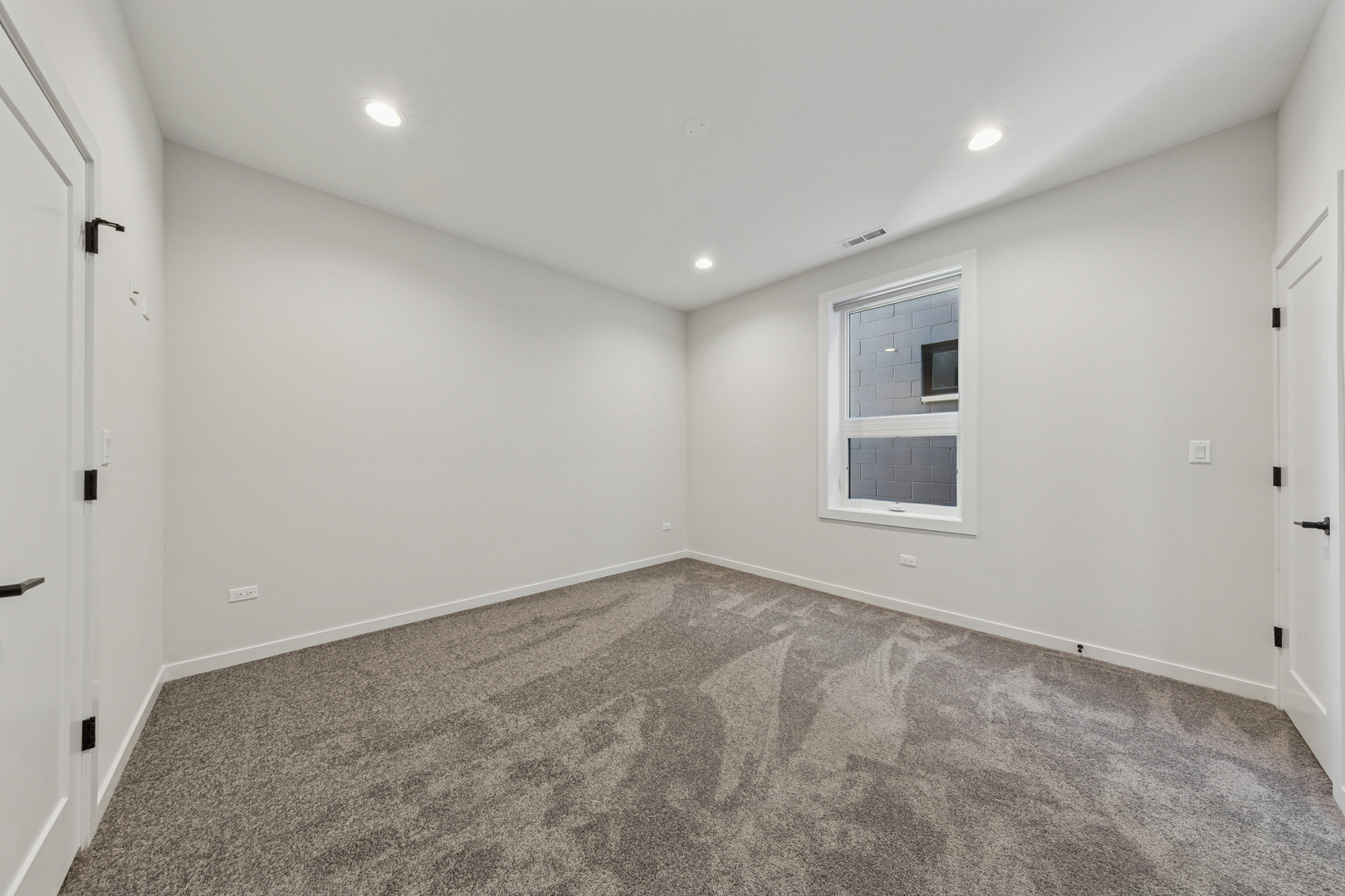 4904 South St Lawrence Avenue, Unit 2 Chicago, IL 60615 - Photo 14 of 19 a view of empty room