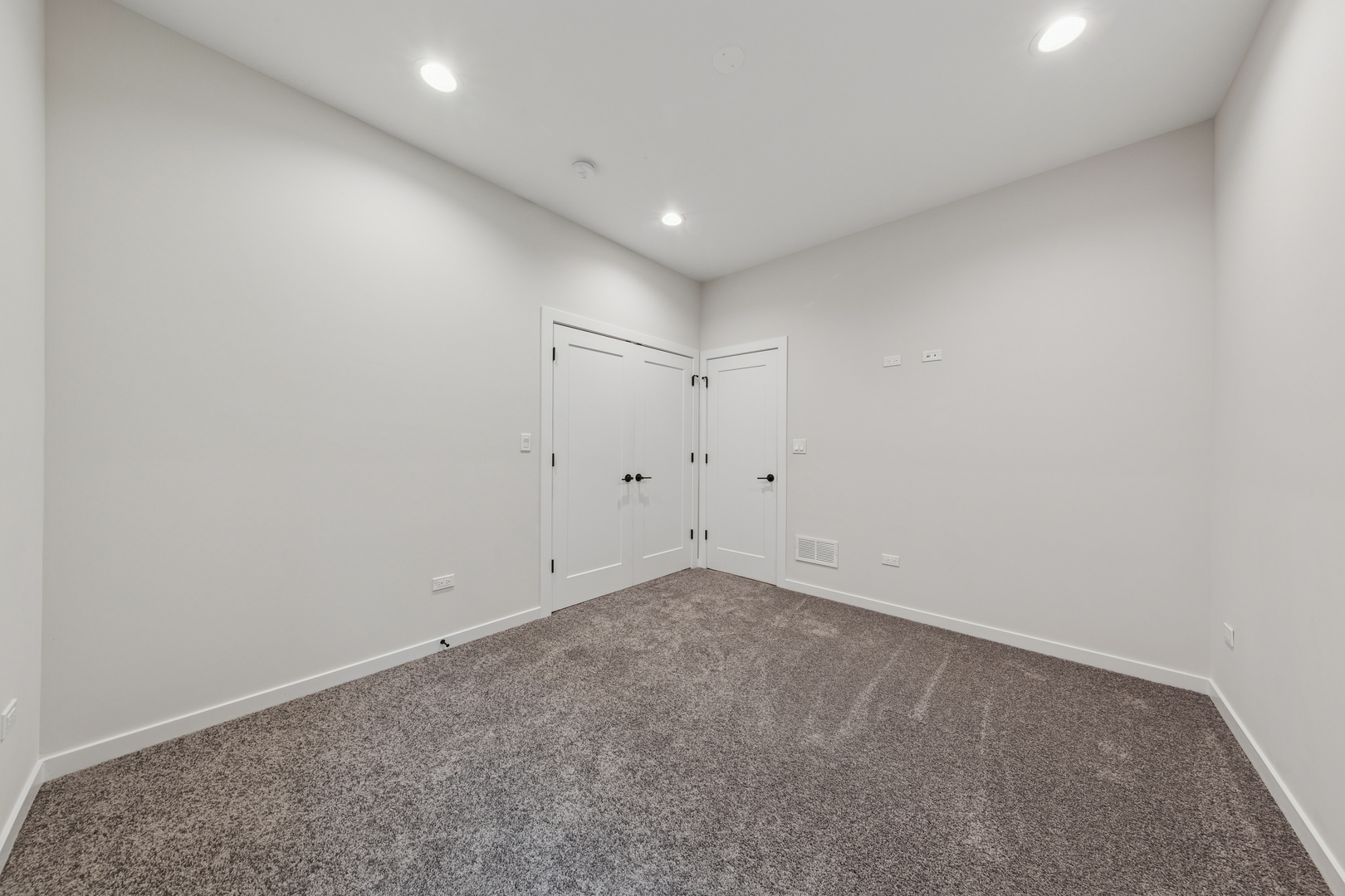 4904 South St Lawrence Avenue, Unit 2 Chicago, IL 60615 - Photo 18 of 19 a view of empty room