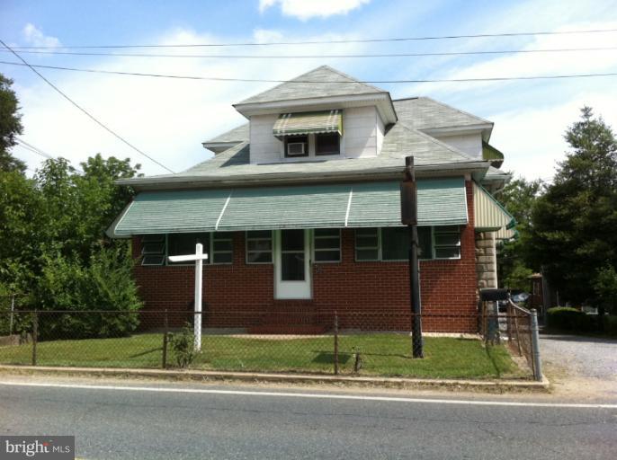 723 Old North Point Road Baltimore, MD 21224 - Photo 9 of 10 Exterior (Front)