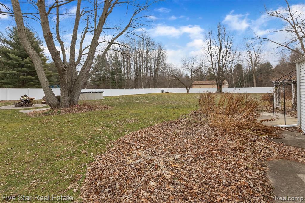 5804 Baker Road Bridgeport, MI 48722 - Photo 36 of 42